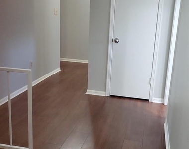 5703 Green Timbers Drive - Photo Thumbnail 9