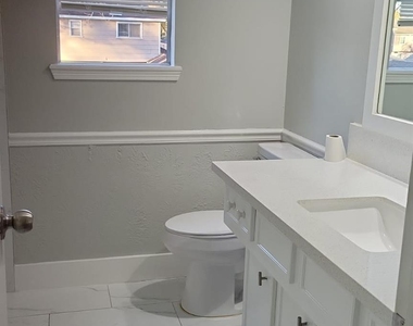 5703 Green Timbers Drive - Photo Thumbnail 8