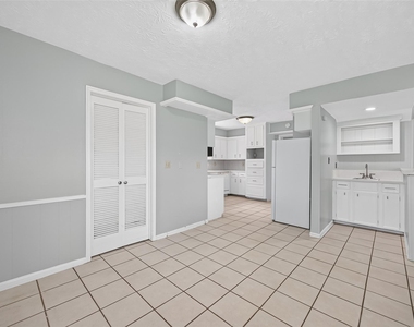 5703 Green Timbers Drive - Photo Thumbnail 15
