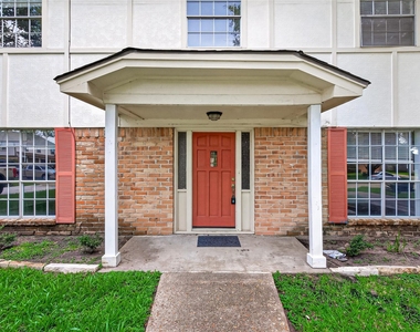 5703 Green Timbers Drive - Photo Thumbnail 4