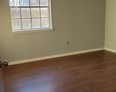 5703 Green Timbers Drive - Photo Thumbnail 4