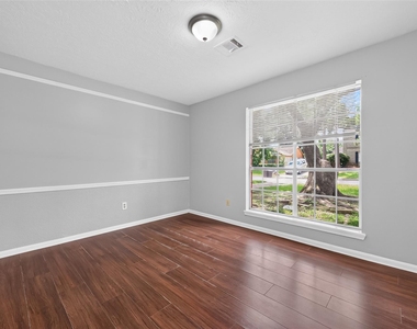 5703 Green Timbers Drive - Photo Thumbnail 8