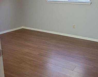 5703 Green Timbers Drive - Photo Thumbnail 5