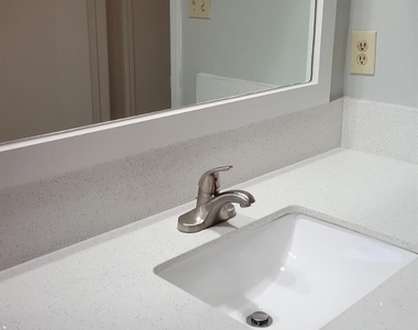 5703 Green Timbers Drive - Photo Thumbnail 6