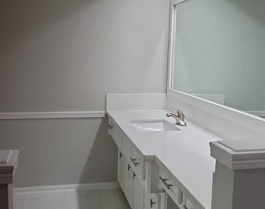 5703 Green Timbers Drive - Photo Thumbnail 12