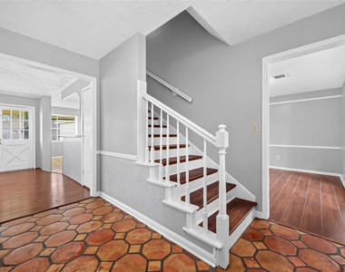 5703 Green Timbers Drive - Photo Thumbnail 6