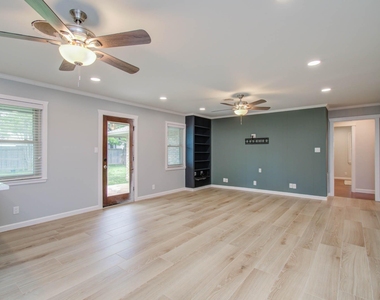 9002 Railton Street - Photo Thumbnail 6