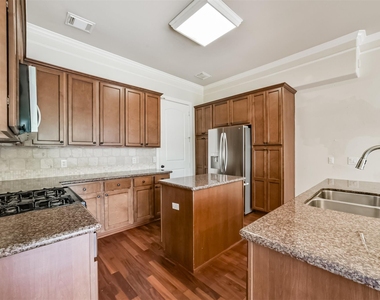 11025 Robin Hood Court - Photo Thumbnail 12