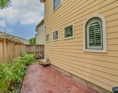 11025 Robin Hood Court - Photo Thumbnail 20