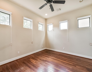 11025 Robin Hood Court - Photo Thumbnail 21