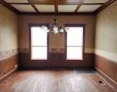 403 Farquhar Street - Photo Thumbnail 8