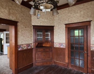 403 Farquhar Street - Photo Thumbnail 3