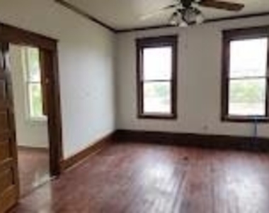 403 Farquhar Street - Photo Thumbnail 18