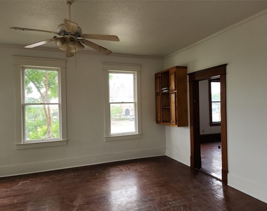 403 Farquhar Street - Photo Thumbnail 6