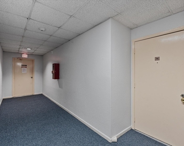 8517 Hearth Drive - Photo Thumbnail 19