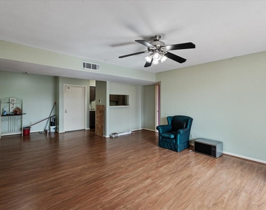8517 Hearth Drive - Photo Thumbnail 8