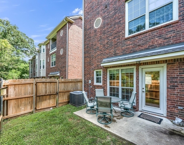 305 Holleman Drive E - Photo Thumbnail 20