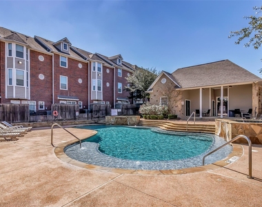 305 Holleman Drive E - Photo Thumbnail 21