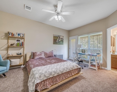 305 Holleman Drive E - Photo Thumbnail 16