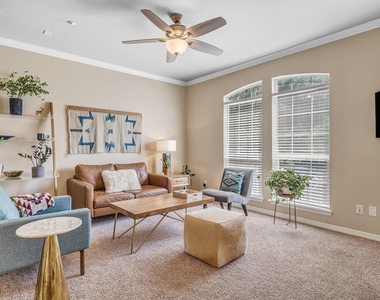 305 Holleman Drive E - Photo Thumbnail 10