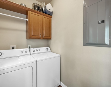 305 Holleman Drive E - Photo Thumbnail 19