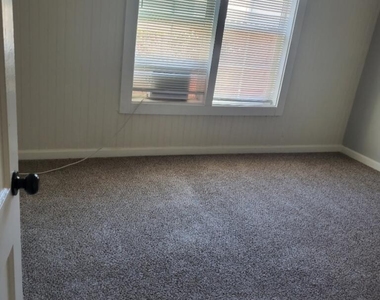 3315 Reeves Street - Photo Thumbnail 5