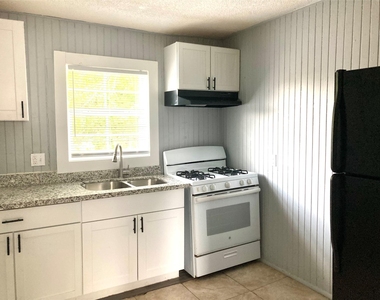 3315 Reeves Street - Photo Thumbnail 4