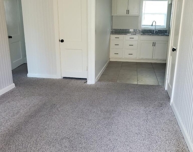 3315 Reeves Street - Photo Thumbnail 3