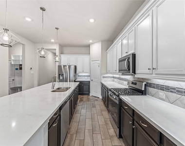 11926 Symphony Park Court - Photo Thumbnail 5