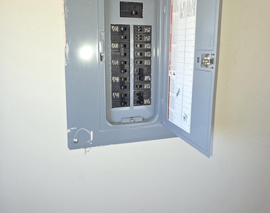 4415 Coleridge Avenue - Photo Thumbnail 16