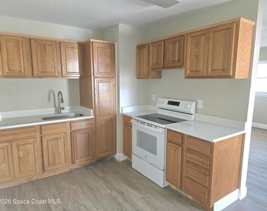 4415 Coleridge Avenue - Photo Thumbnail 7