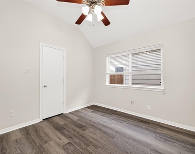 13006 Rose Landing Drive - Photo Thumbnail 14