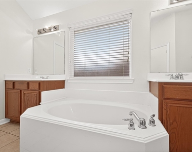 13006 Rose Landing Drive - Photo Thumbnail 42