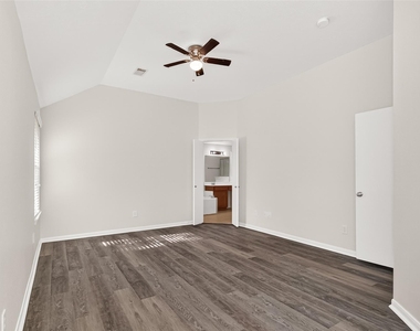 13006 Rose Landing Drive - Photo Thumbnail 32