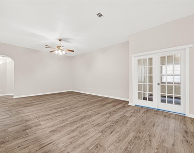 13006 Rose Landing Drive - Photo Thumbnail 6