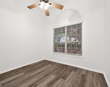 13006 Rose Landing Drive - Photo Thumbnail 27