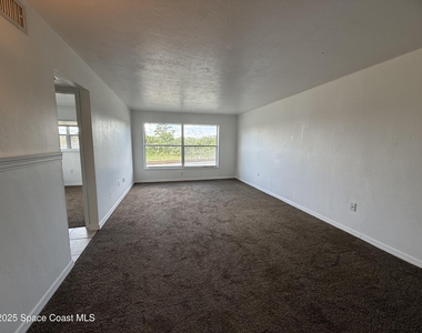 1432 Parkway Drive - Photo Thumbnail 5