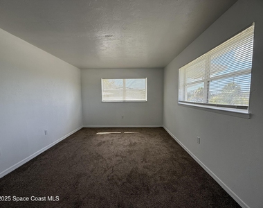 1432 Parkway Drive - Photo Thumbnail 18