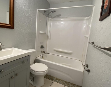 835 Kanawha Street - Photo Thumbnail 3