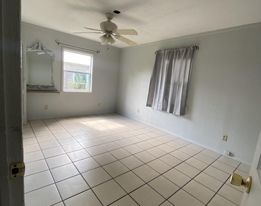 835 Kanawha Street - Photo Thumbnail 1