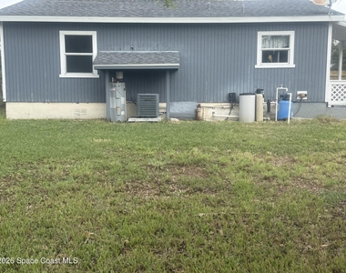 835 Kanawha Street - Photo Thumbnail 5