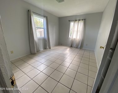835 Kanawha Street - Photo Thumbnail 4