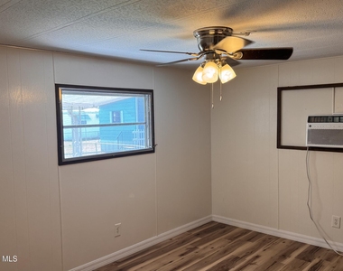 2522 Amberly Road Ne - Photo Thumbnail 8