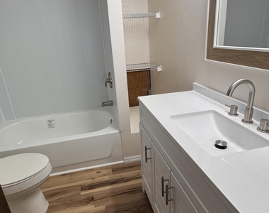 2522 Amberly Road Ne - Photo Thumbnail 9