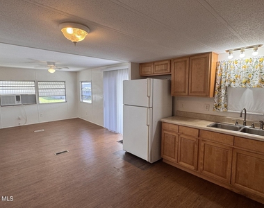 2522 Amberly Road Ne - Photo Thumbnail 3