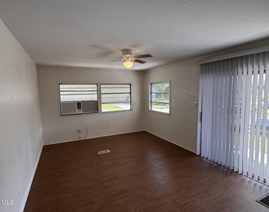 2522 Amberly Road Ne - Photo Thumbnail 5