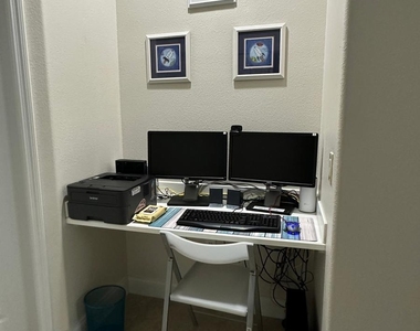 412 Waterside Circle - Photo Thumbnail 7
