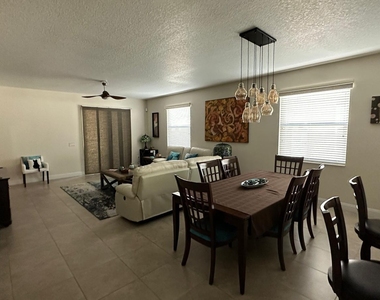 412 Waterside Circle - Photo Thumbnail 4