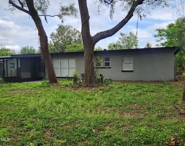 102 S Christmas Hill Road - Photo Thumbnail 23