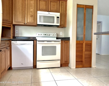 890 Serenade Street Nw - Photo Thumbnail 5